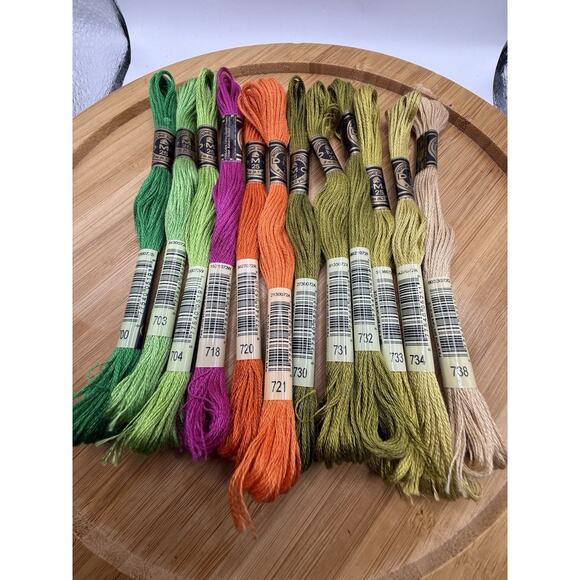 Huge 500 Lot of DMC Embroidery Floss Skeins Cross Stitch Thread NIP #01-3000s*** - Picture 9 of 14